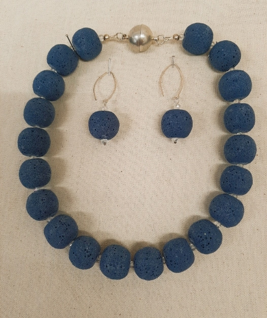 ketting en oorbellen van koraal kralen