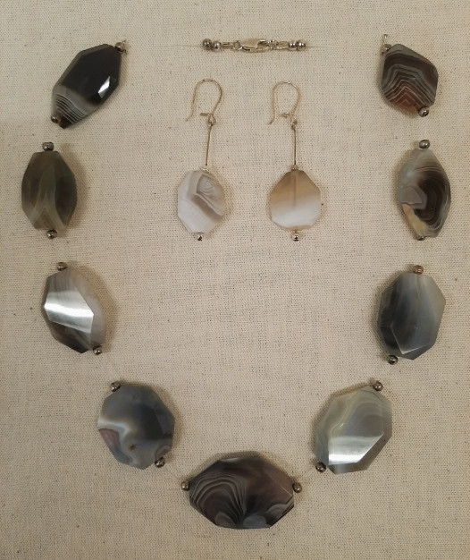 ketting en oorbellen van agaat kralen