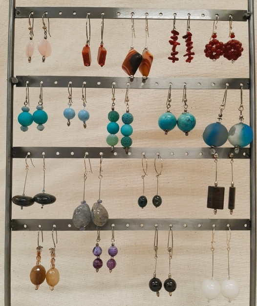 diverse oorbellen half-edelstenen